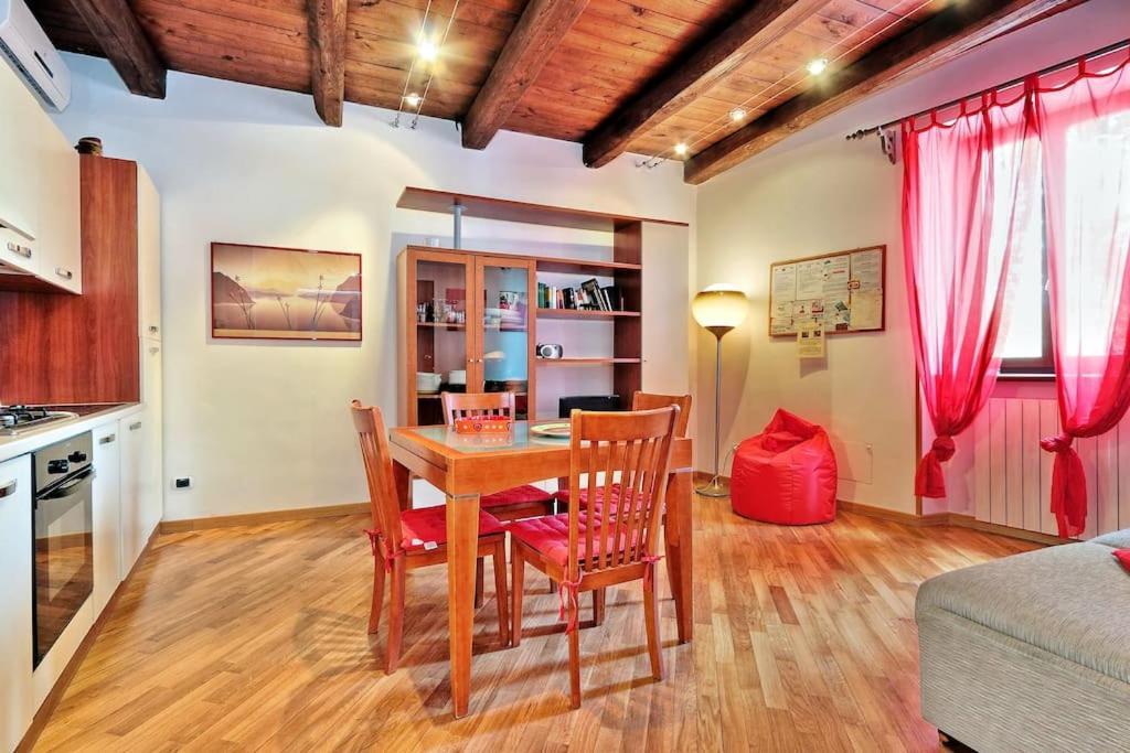 The Red Apartment Рим Екстер'єр фото