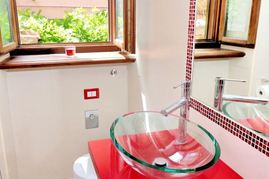 The Red Apartment Рим Екстер'єр фото